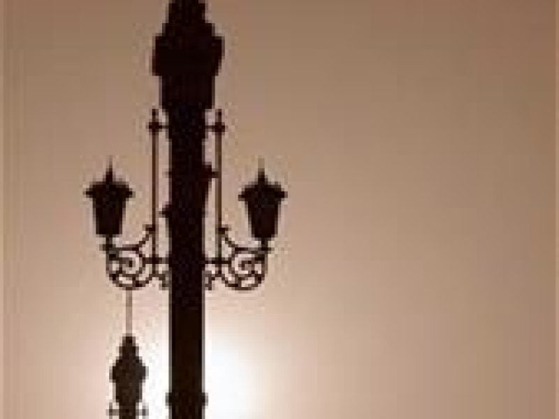 unlit-lamp-posts